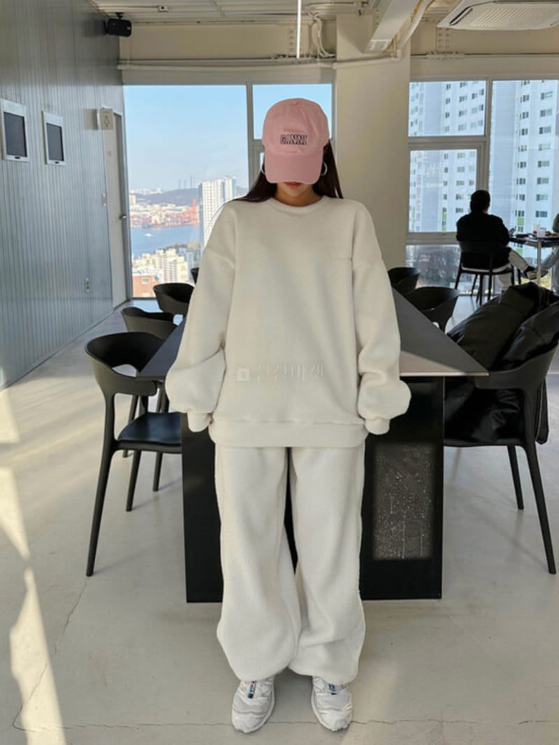 140 Avenue - Korean Women Fashion - #momslook - Fleece Sweatshirt - 2