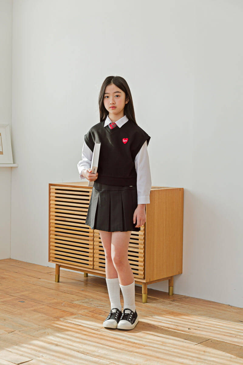 Dawon - Korean Junior Fashion - #toddlerclothing - Heart Vest - 2