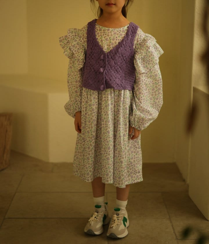 Isis - Korean Children Fashion - #childrensboutique - Quilting Vest Top Bottom Set - 5