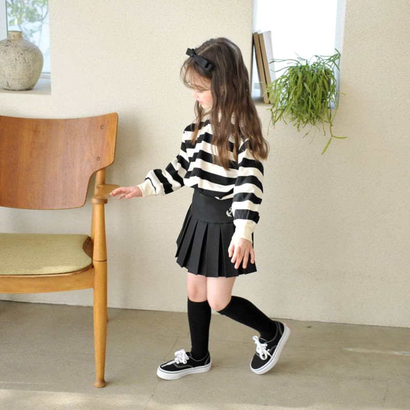 Momo Ann - Korean Children Fashion - #kidsstore - Black Wrinkle Skirt Pants - 9