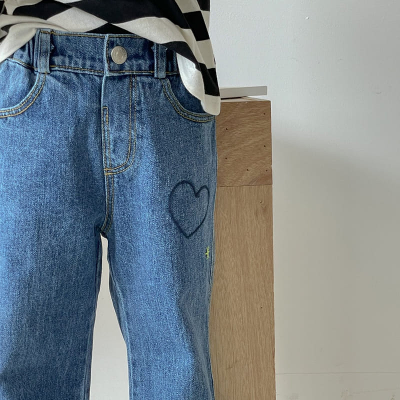 Momo Ann - Korean Children Fashion - #magicofchildhood - Heart Embroidery Jeans