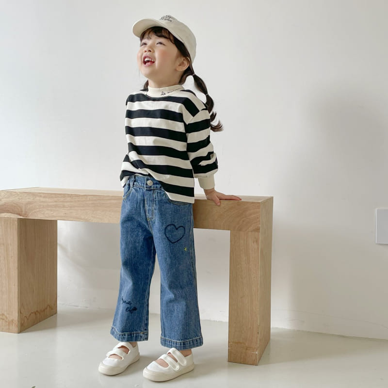 Momo Ann - Korean Children Fashion - #minifashionista - Heart Embroidery Jeans - 2