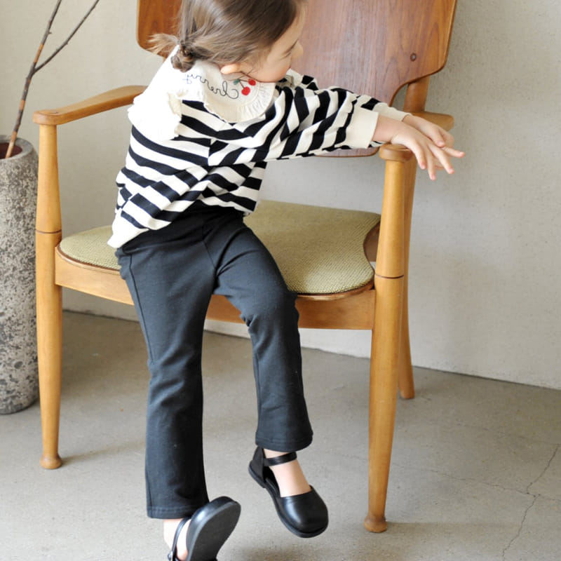 Momo Ann - Korean Children Fashion - #toddlerclothing - Black Bootscut Pants - 2
