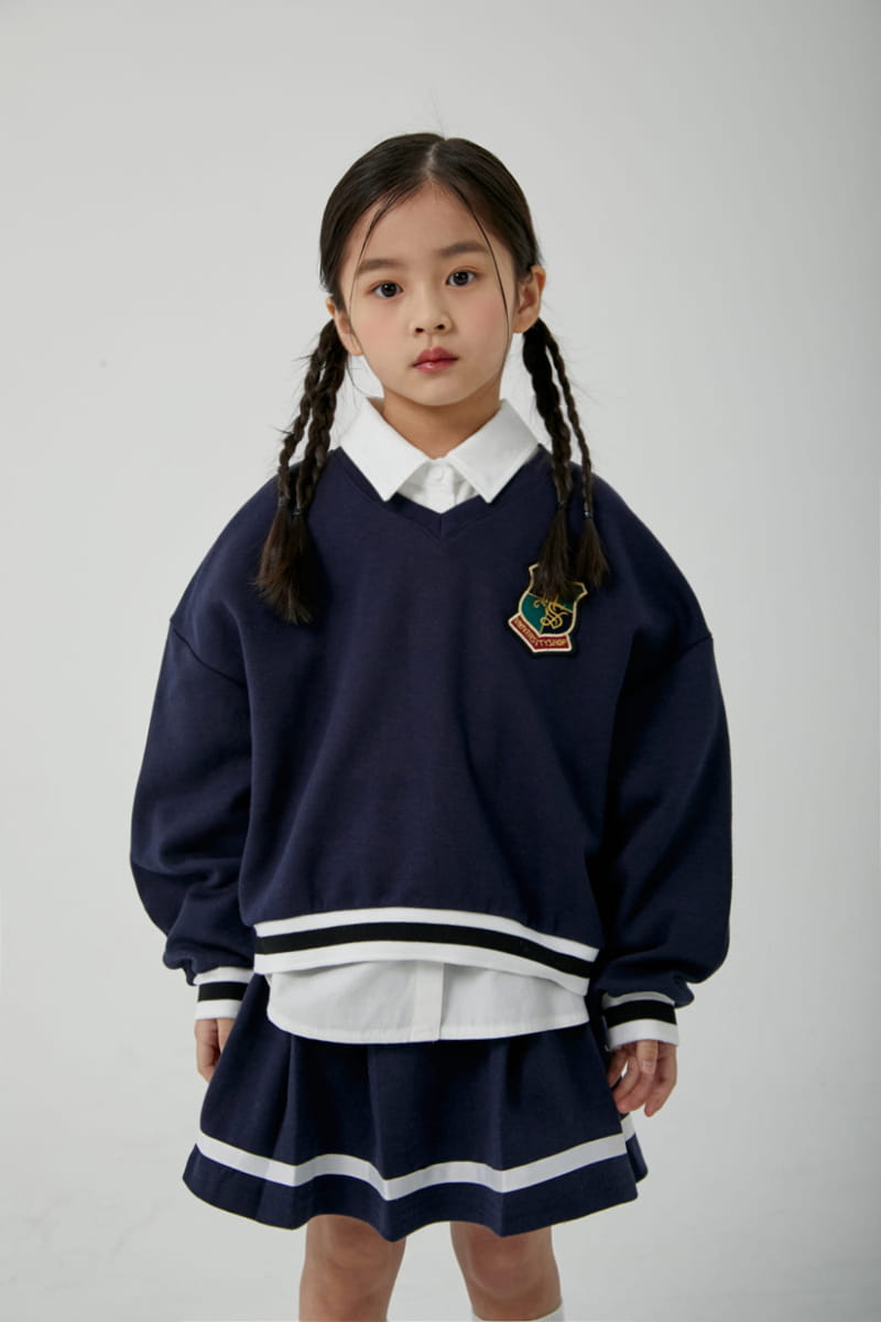 a-Market - Korean Children Fashion - #childofig - V Wapen Sweatshirt - 2