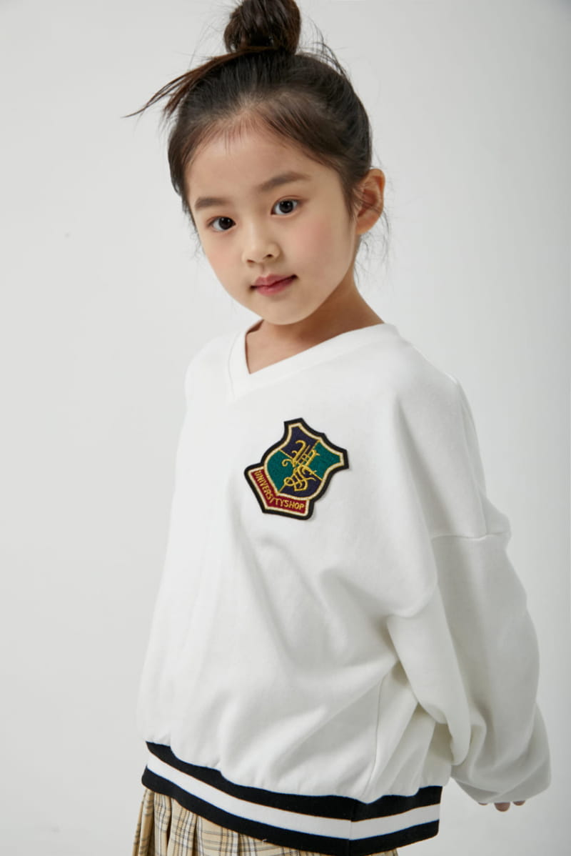 a-Market - Korean Children Fashion - #childofig - V Wapen Sweatshirt - 4
