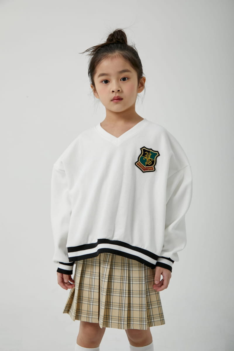 a-Market - Korean Children Fashion - #designkidswear - V Wapen Sweatshirt - 5