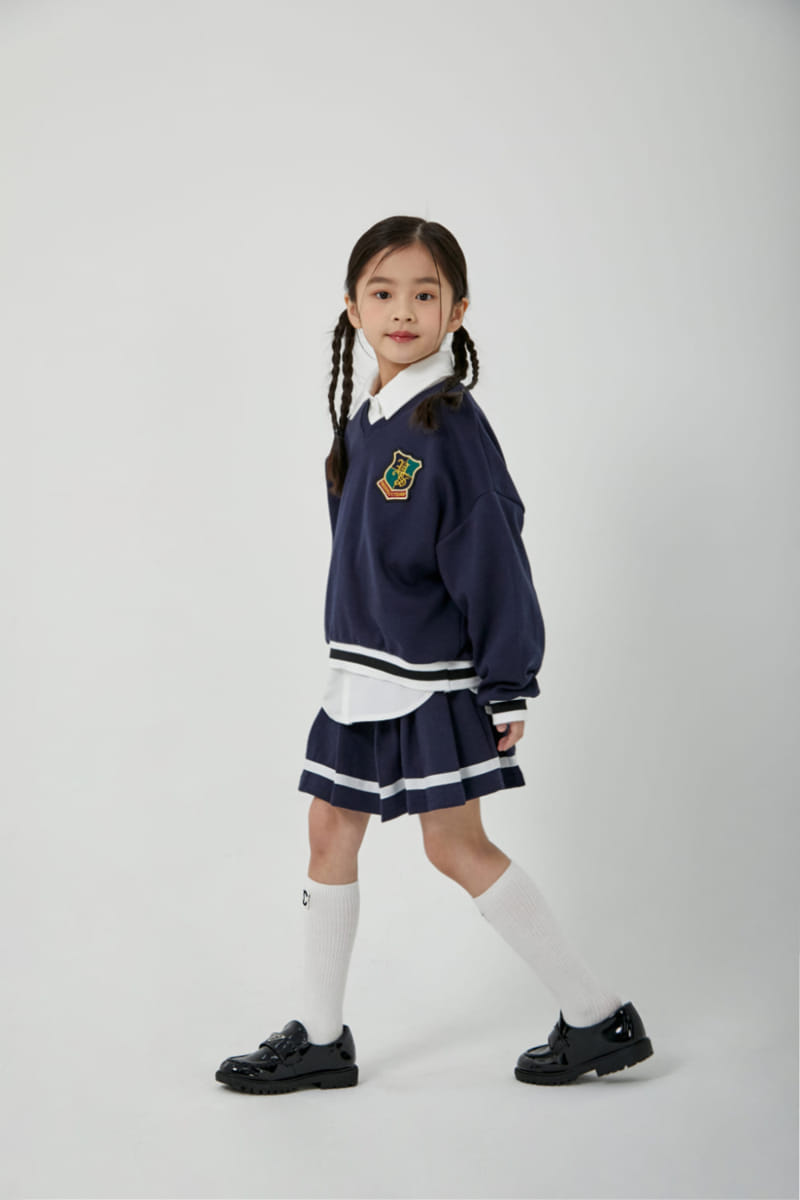 a-Market - Korean Children Fashion - #kidsshorts - V Wapen Sweatshirt - 8