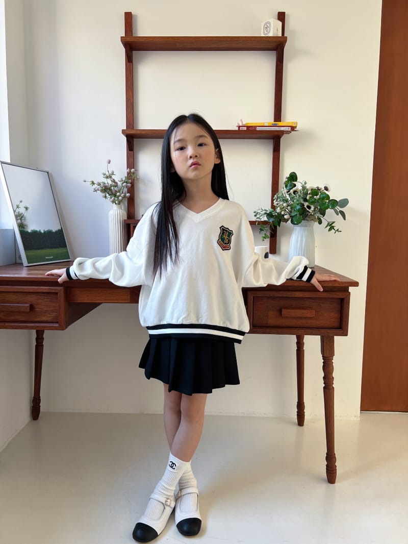 a-Market - Korean Children Fashion - #kidzfashiontrend - V Wapen Sweatshirt - 10