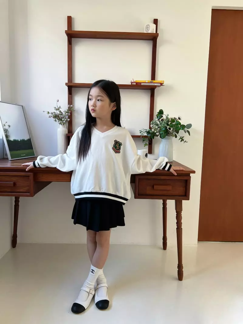 a-Market - Korean Children Fashion - #littlefashionista - V Wapen Sweatshirt - 12