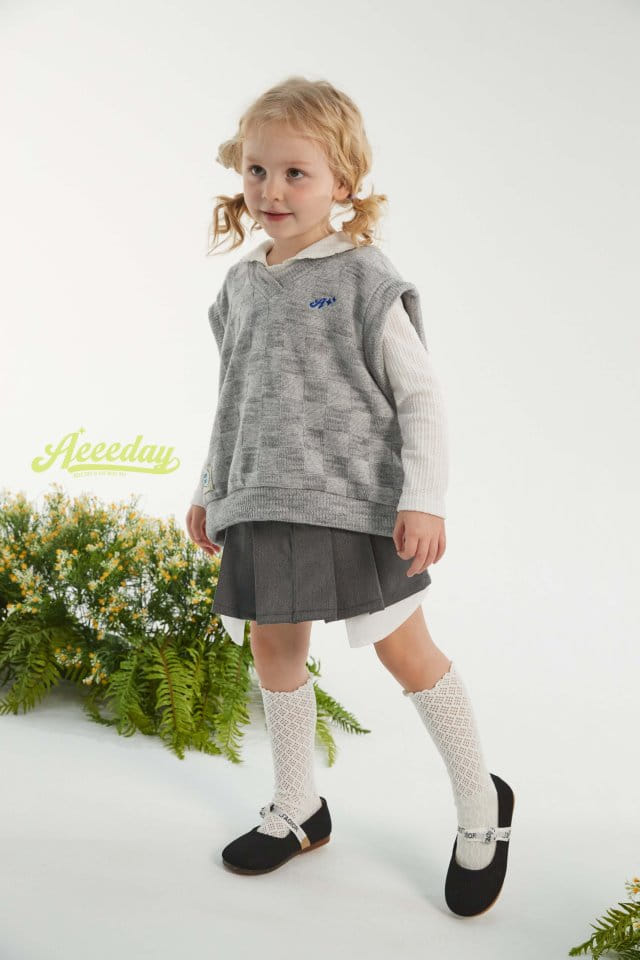 Aeeeday - Korean Children Fashion - #childofig - Chess Knit Vest - 4