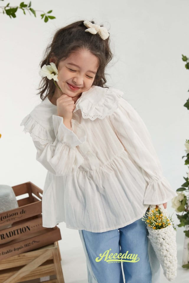 Aeeeday - Korean Children Fashion - #minifashionista - Lace Collar Blouse - 5