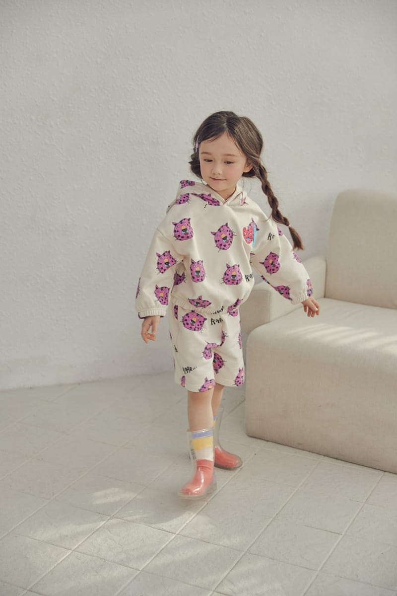 Mimico - Korean Children Fashion - #minifashionista - Cheetah Top Bottom Set - 10