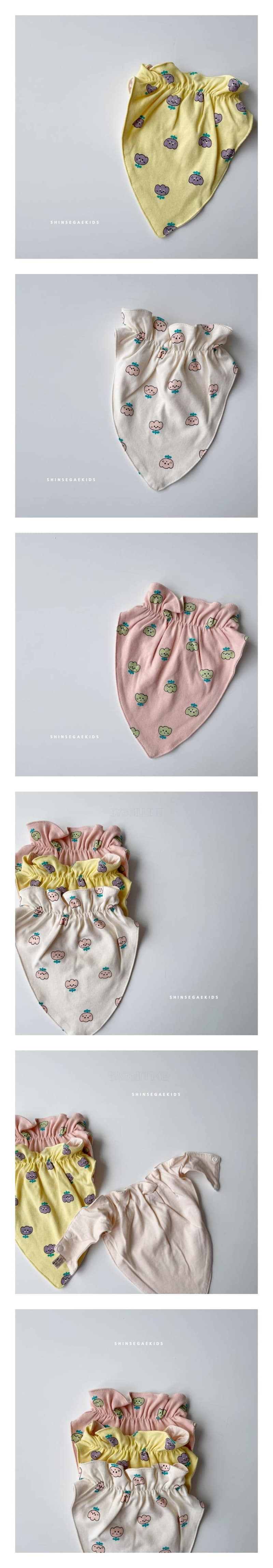 Shinseage Kids - Korean Baby Fashion - #babyfever - Tulip Scarf Bib