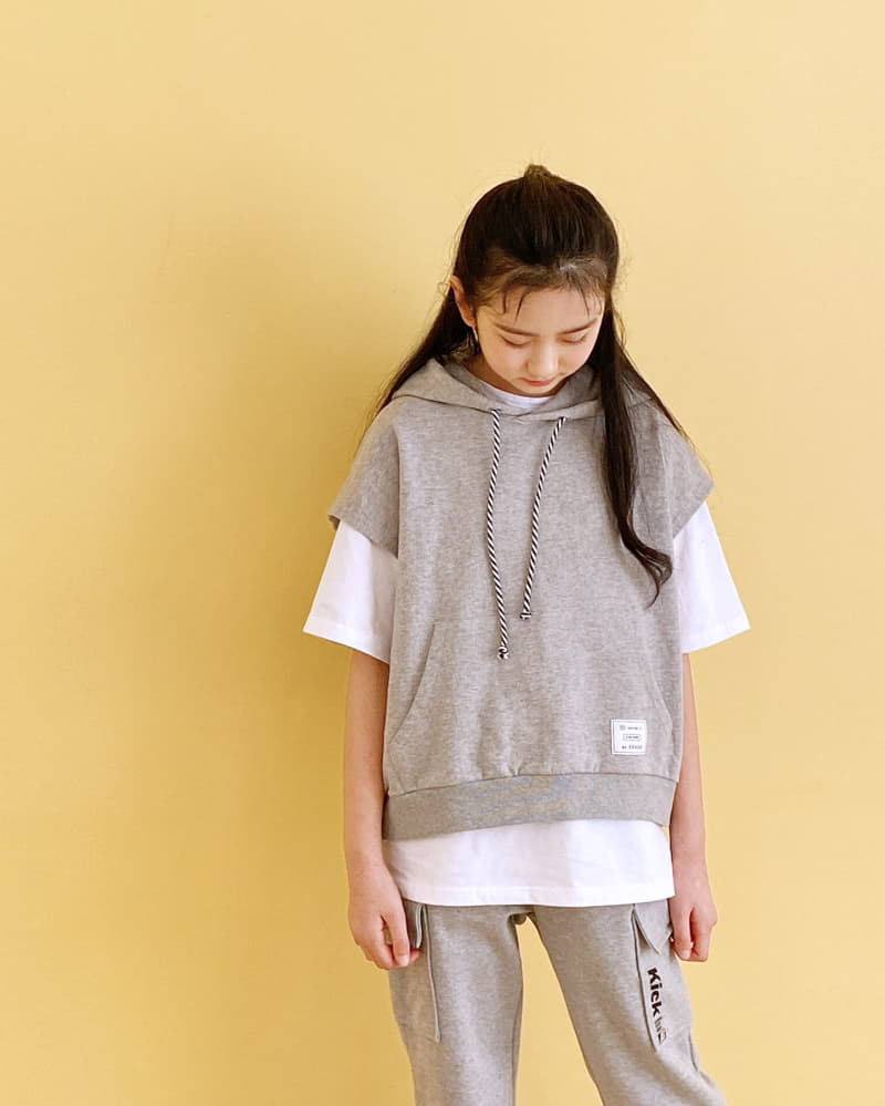 Able - Korean Children Fashion - #designkidswear - Label Crop Hoody Vest - 5