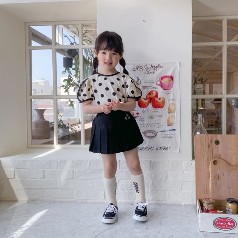 Momo Ann - Korean Children Fashion - #kidsshorts - Black Wrinkle Skirt Pants - 6