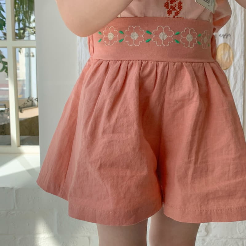 Momo Ann - Korean Children Fashion - #kidsshorts - Clover Skirt Pants - 4