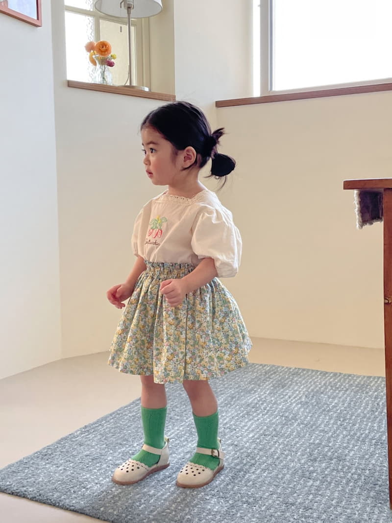 Momo Ann - Korean Children Fashion - #prettylittlegirls - Berry Blouse - 3