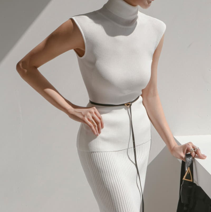 Paper Moon - Korean Women Fashion - #momslook - Turtleneck Ribbed Sleeveless Knit Top - 2