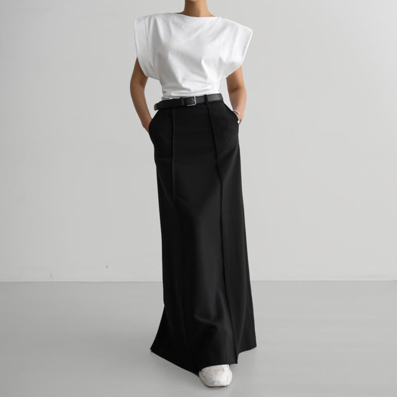Paper Moon - Korean Women Fashion - #pursuepretty - boatneck squared shoulder sleeveless top - 2