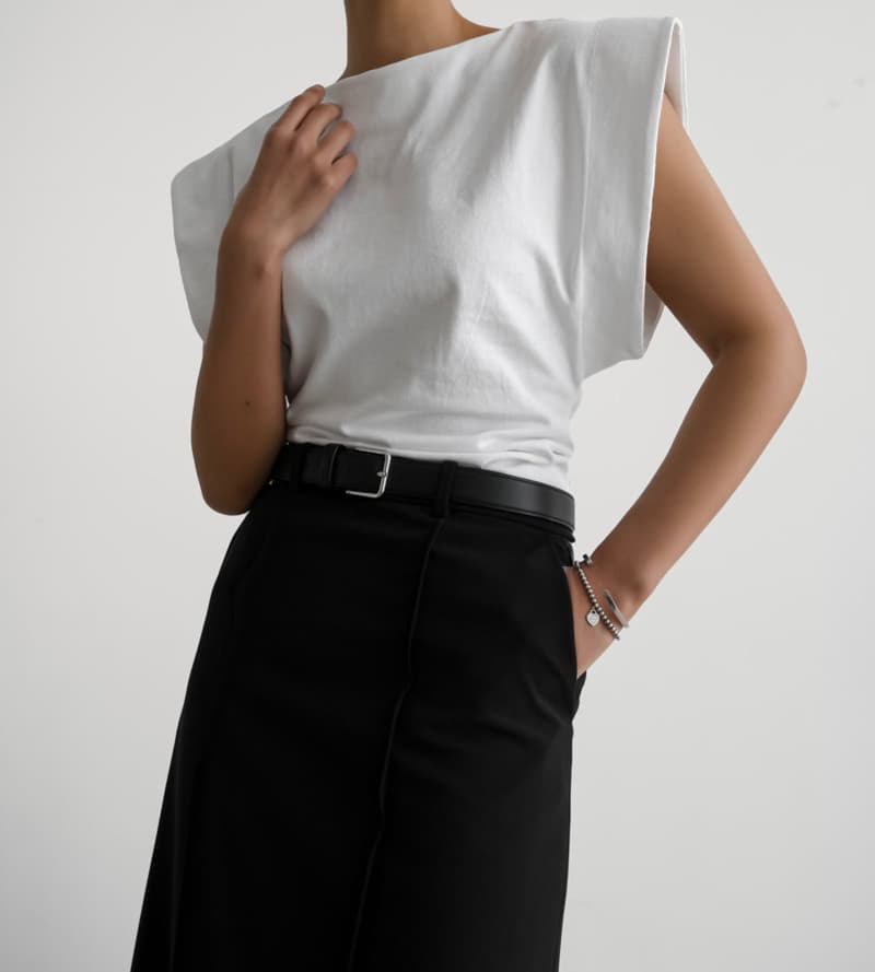 Paper Moon - Korean Women Fashion - #restrostyle - boatneck squared shoulder sleeveless top - 3