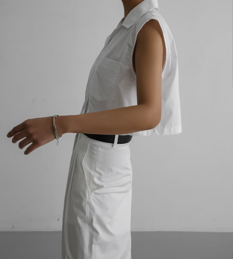 Paper Moon - Korean Women Fashion - #shopsmall - sleeveless cropped button down shirt - 3
