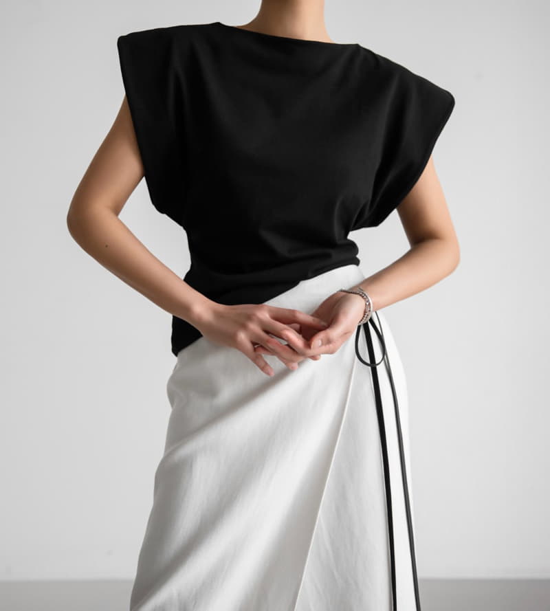 Paper Moon - Korean Women Fashion - #thatsdarling - boatneck squared shoulder sleeveless top - 6
