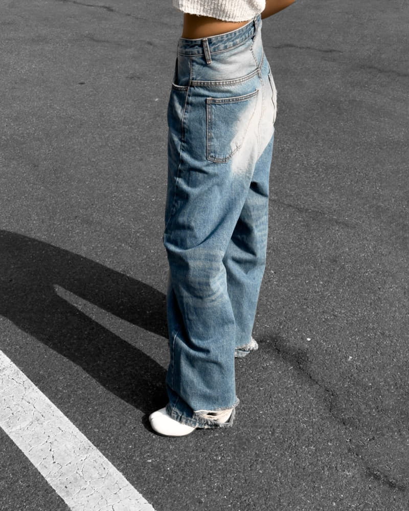 Paper Moon - Korean Women Fashion - #momslook - Vintage Blue Distressed Damage Wash Wide Leg Jeans - 4