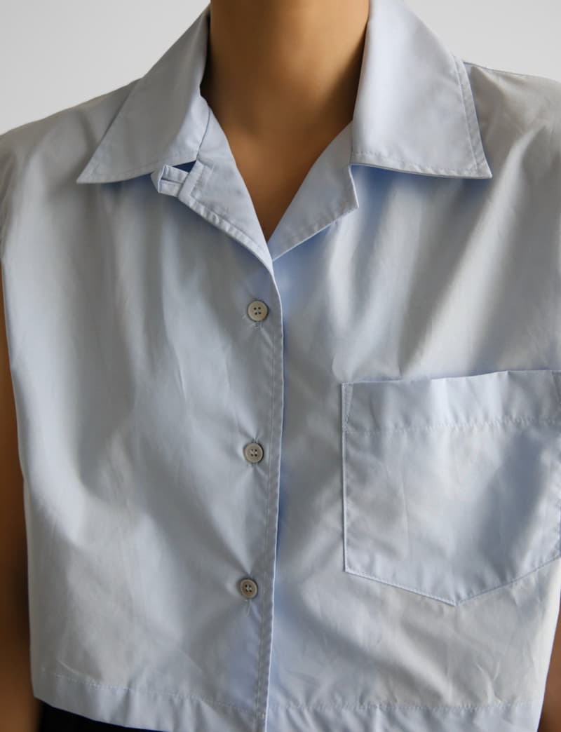 Paper Moon - Korean Women Fashion - #womensfashion - sleeveless cropped button down shirt - 11