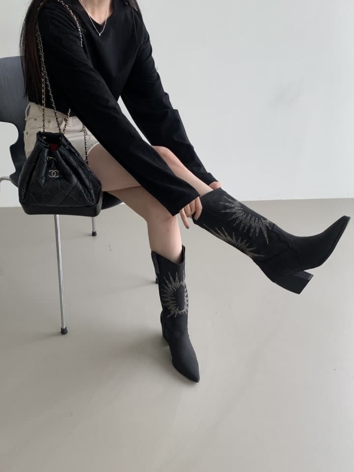 The Muse - Korean Women Fashion - #womensfashion - 1045 High Embroidery Western Middle Boots  - 5
