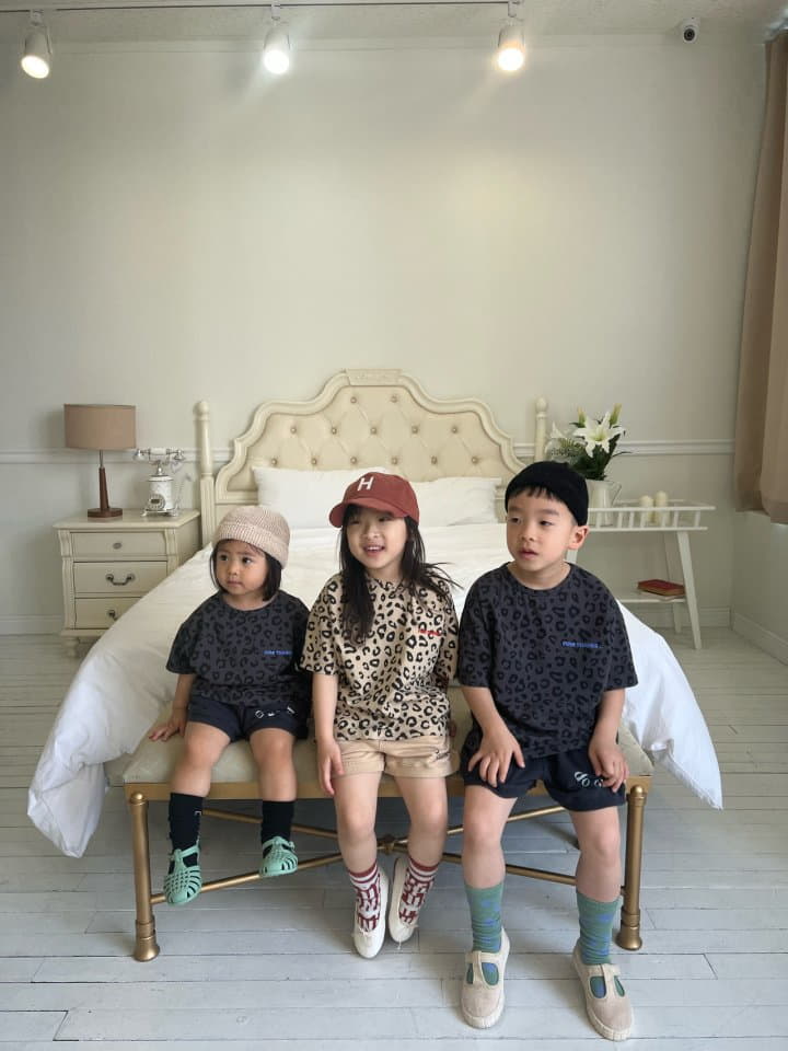 Fine Studio - Korean Children Fashion - #prettylittlegirls - Hoho Leopard Tee - 5