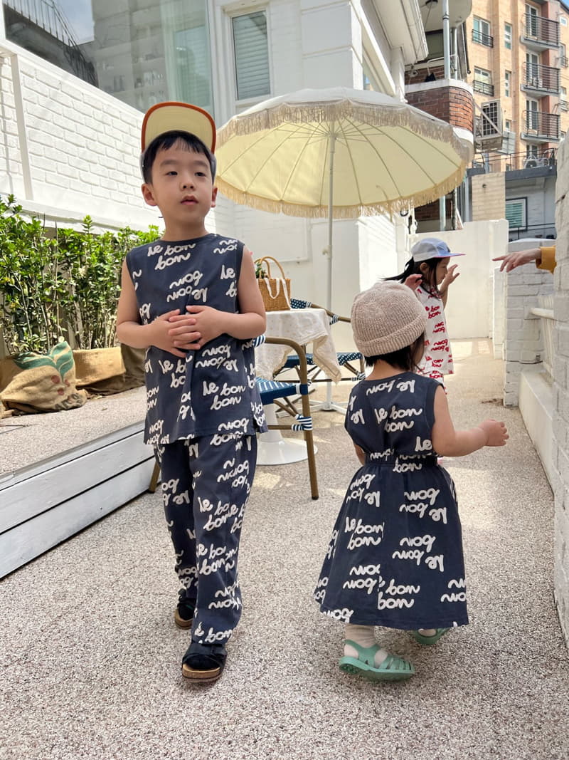 Fine-Studio - Korean Children Fashion - #stylishchildhood - Lettering Sleeveless