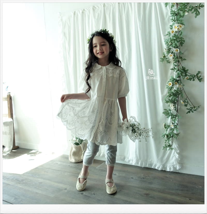 JM Snail - Korean Children Fashion - #prettylittlegirls - Lace Punching Collar One-piece - 2