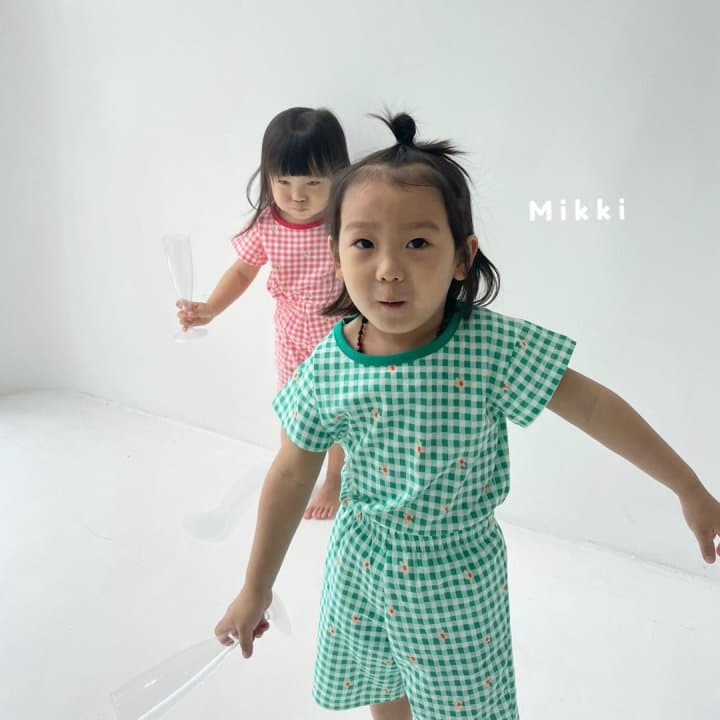 Mikki - Korean Children Fashion - #prettylittlegirls - Check Flower Top Bottom Set - 2