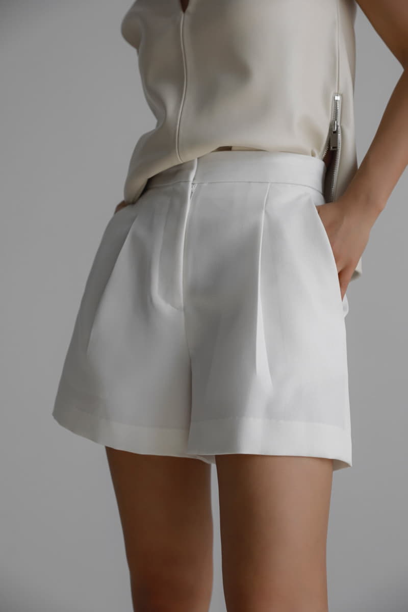 Paper Moon - Korean Women Fashion - #shopsmall - Classic Pleated Detail Shorts - 4