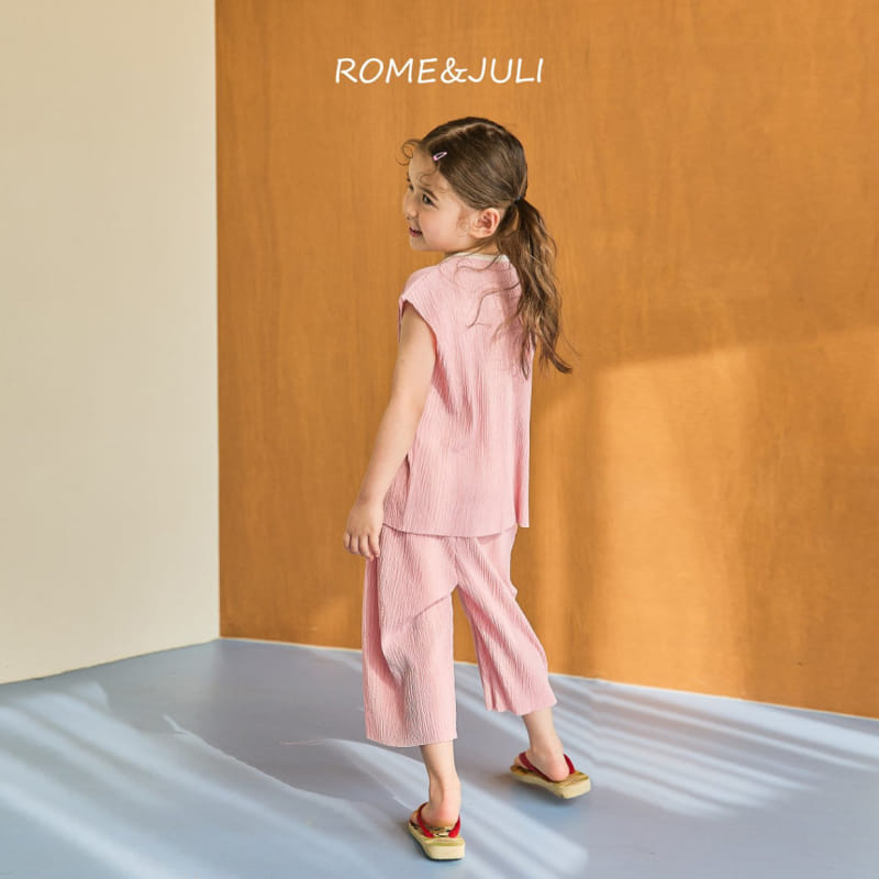 Rome Juli - Korean Children Fashion - #kidzfashiontrend - Creamy Pleats Top Bottom Set - 11
