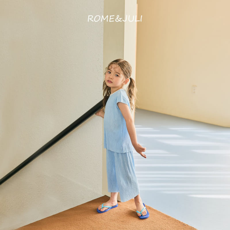 Rome Juli - Korean Children Fashion - #stylishchildhood - Creamy Pleats Top Bottom Set - 3