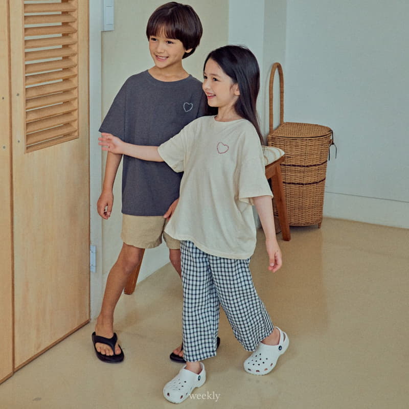 Weekly - Korean Children Fashion - #discoveringself - Heart Lettering Tee - 3