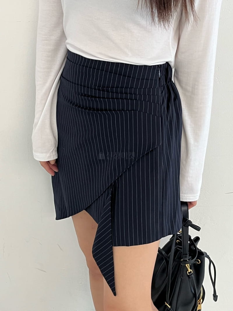 Flipar - Korean Women Fashion - #momslook - Stripes Unbal Skirt - 7