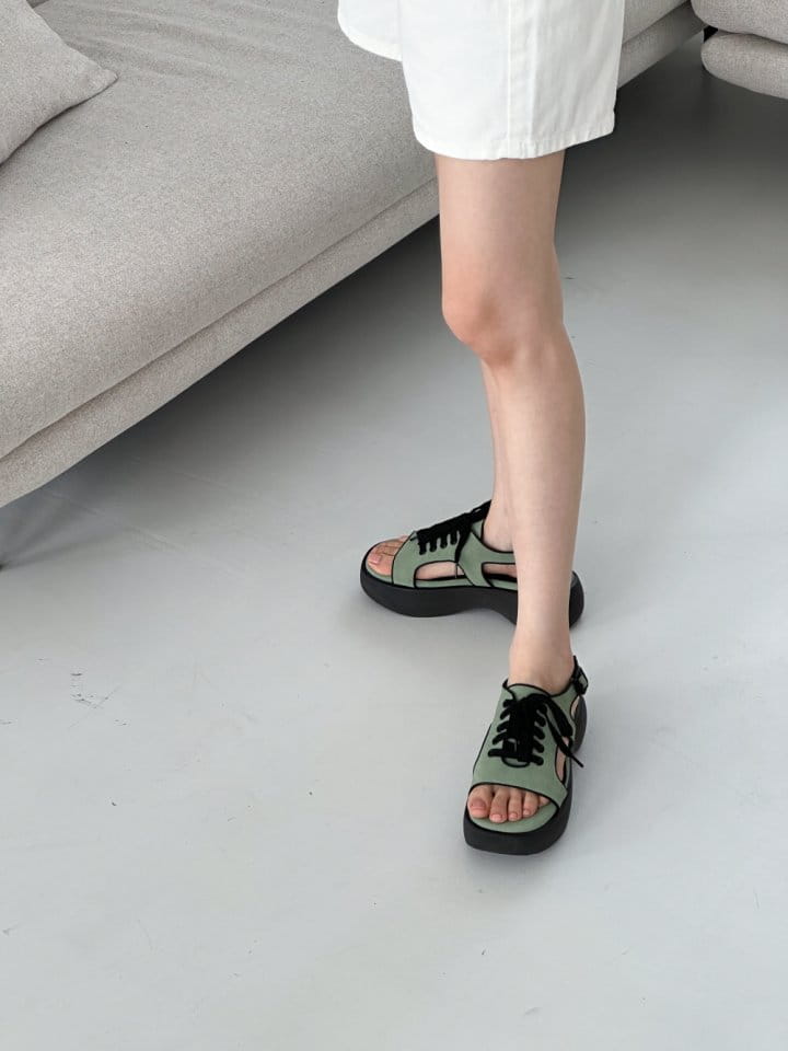 Golden Shoe - Korean Women Fashion - #romanticstyle - ji0523  Sandals