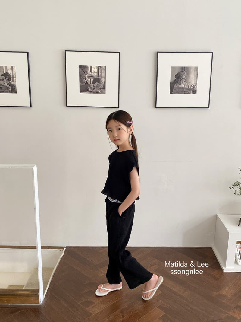 Matilda & Lee - Korean Children Fashion - #magicofchildhood - Love Wrinkle Top Bottom Set - 2