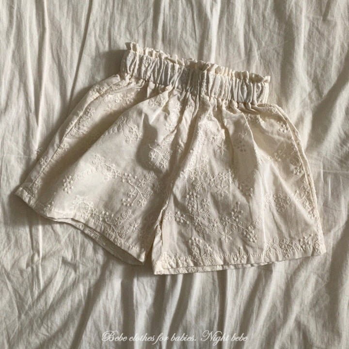Night Bebe - Korean Baby Fashion - #babyoutfit - Flower Embroidery Shorts - 4