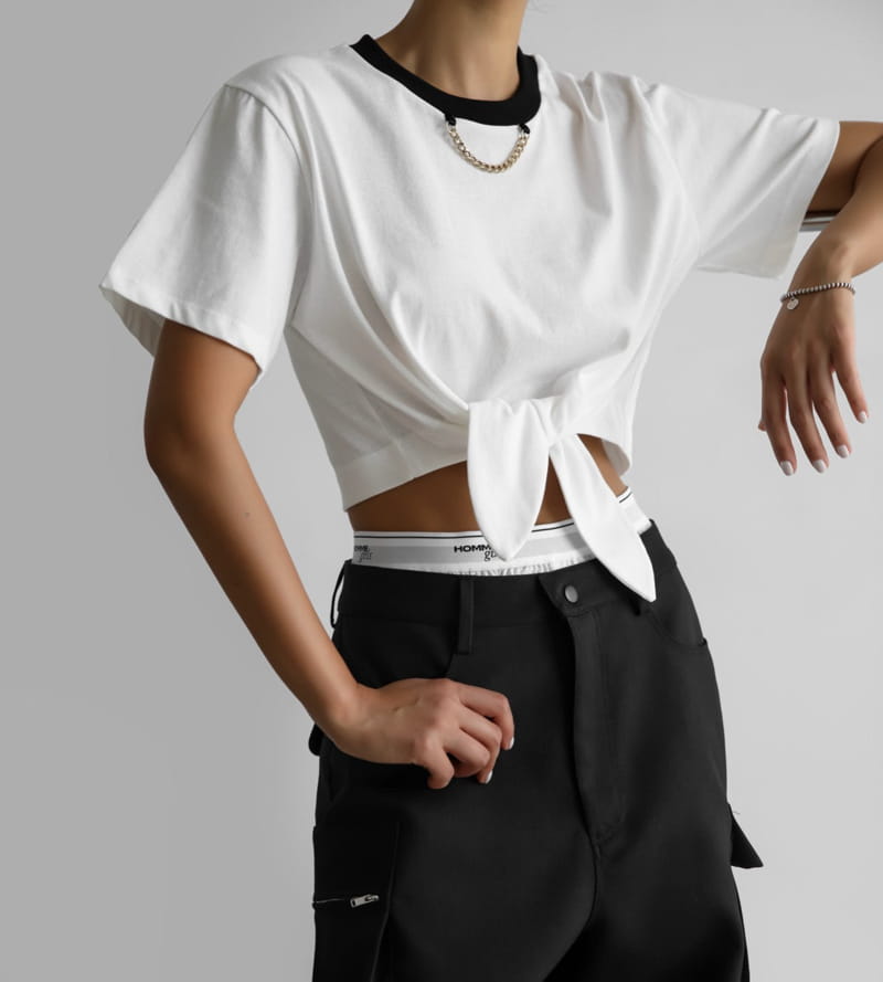 Paper Moon - Korean Women Fashion - #romanticstyle - Chain Necklace Detail Knotted Detail Cropped Tee 