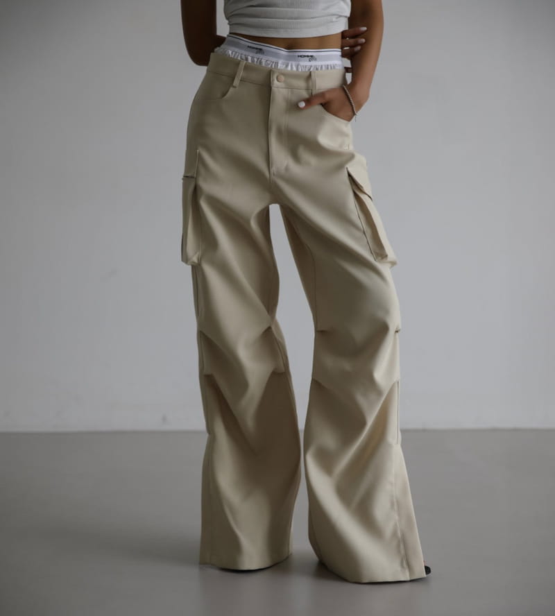 Paper Moon - Korean Women Fashion - #vintagekidsstyle - LUX Heavy Texture Wide Cargo Trousers