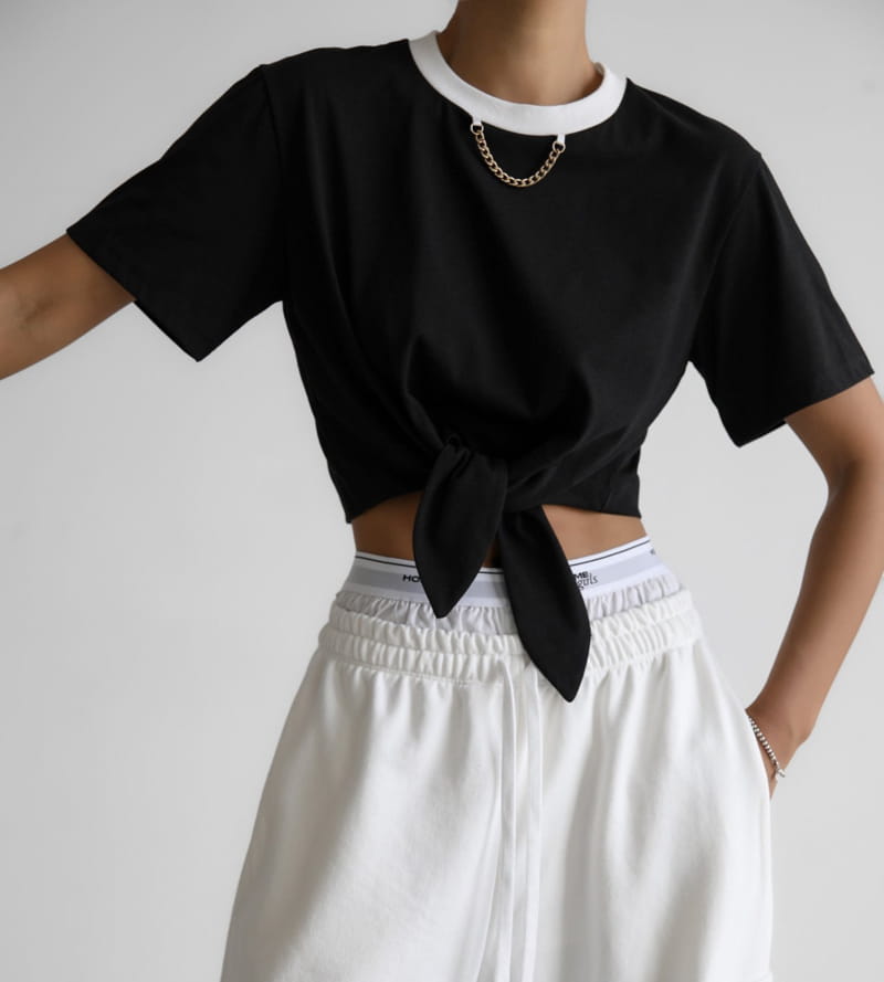 Paper Moon - Korean Women Fashion - #womensfashion - Chain Necklace Detail Knotted Detail Cropped Tee  - 8