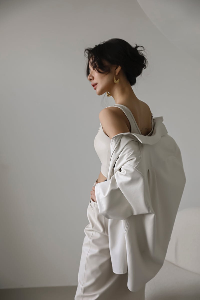 Paper Moon - Korean Women Fashion - #womensfashion - Vegan Leather Cropped Sleeveless Tank Top - 3