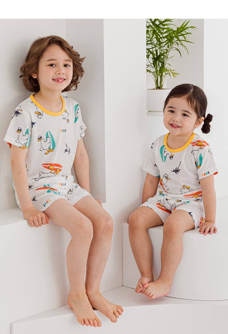 Ttasom - Korean Children Fashion - #childrensboutique - Surfing Goose Short Air Silver Easywear - 4