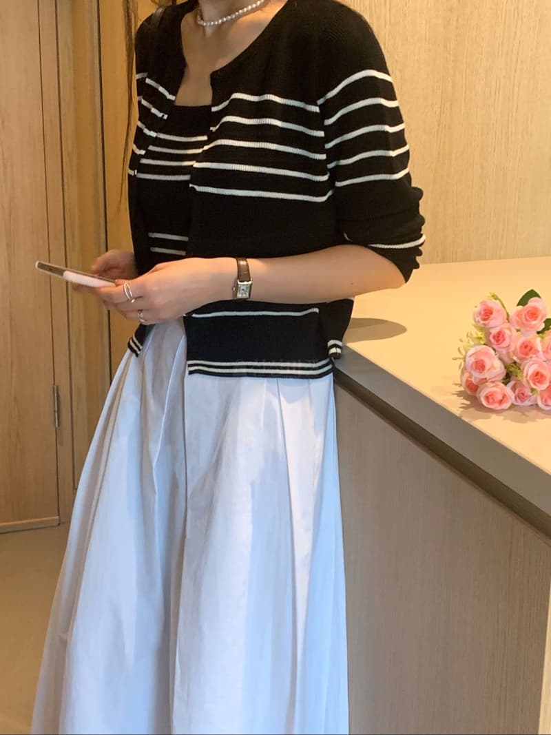 Vannuvo - Korean Women Fashion - #womensfashion - Linen Stripes Sleeveless Top Bottom Set - 2