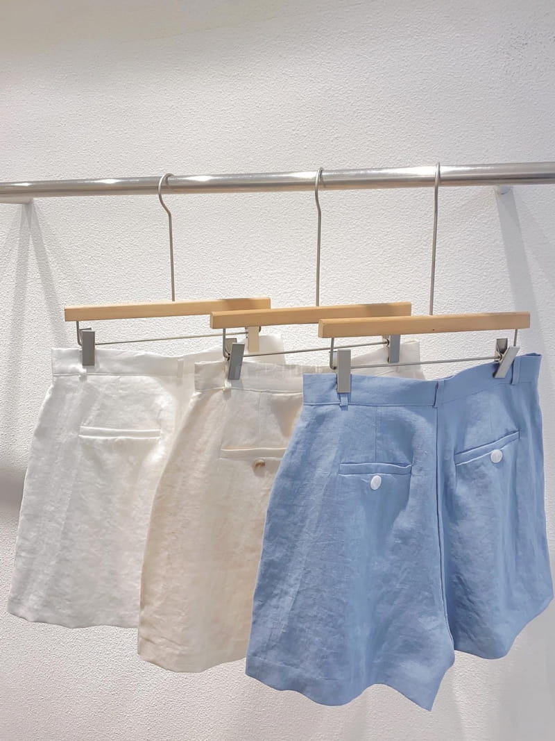 3 Rooms - Korean Women Fashion - #vintageinspired - Linen Shorts - 3