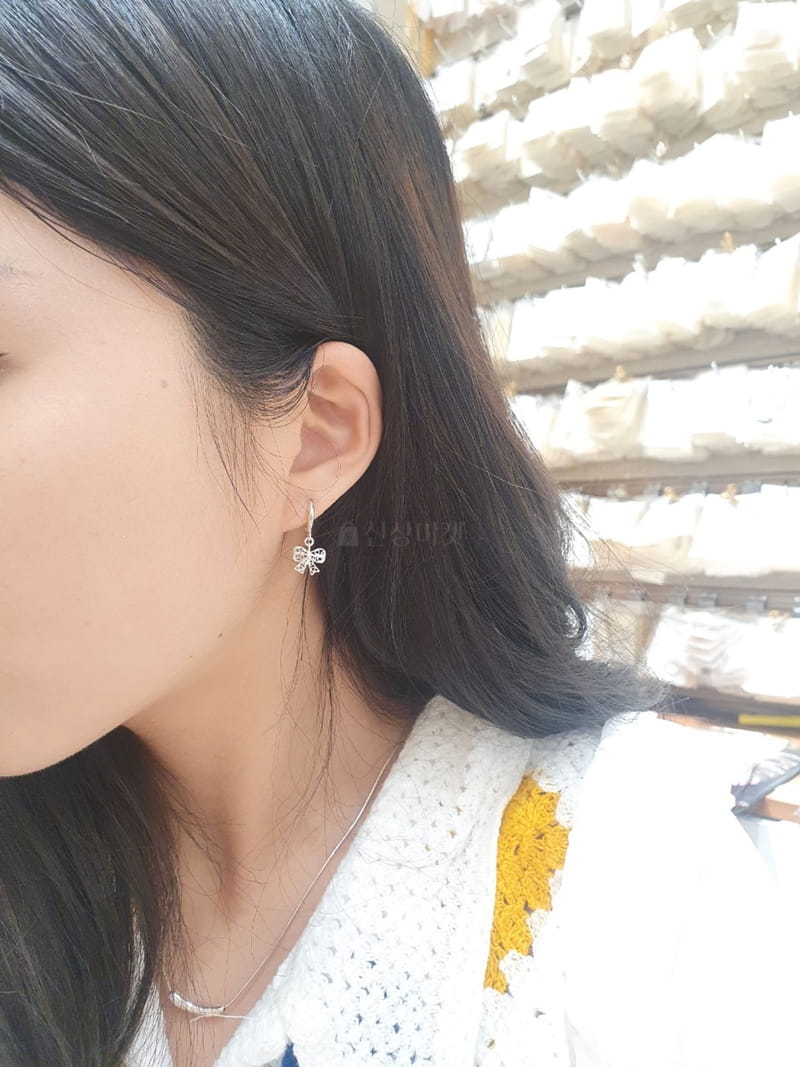 Cabinet - Korean Women Fashion - #vintagekidsstyle - Silver (Silver) Ribbon Earring