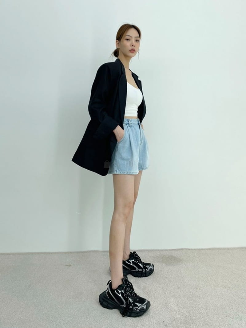 D2 - Korean Women Fashion - #thelittlethings - Tag Wrinkle Denim Shorts - 4